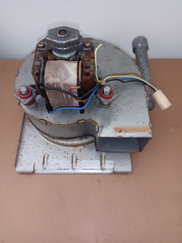 Ventilatore attivatore di tiraggio per caldaie Junkers ZWR 24-2, e altre, usato.