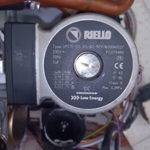Circolatore pompa 4365616 UPS 15-50 AO-AC-BC per caldaie Riello/Beretta, usata.