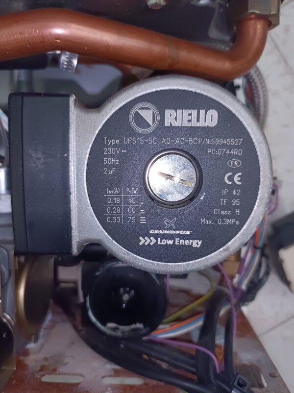 Circolatore pompa 4365616 UPS 15-50 AO-AC-BC per caldaie Riello/Beretta, usata.