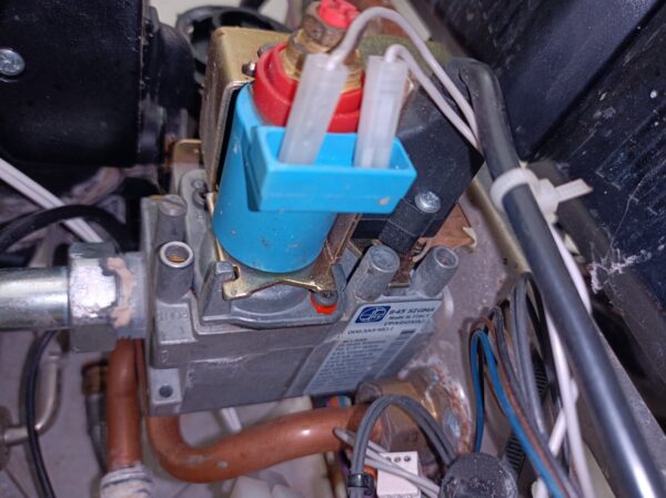 Valvola gas Sigma 845 0063AS4831, usata, per caldaie Beretta e Riello. - immagine 3
