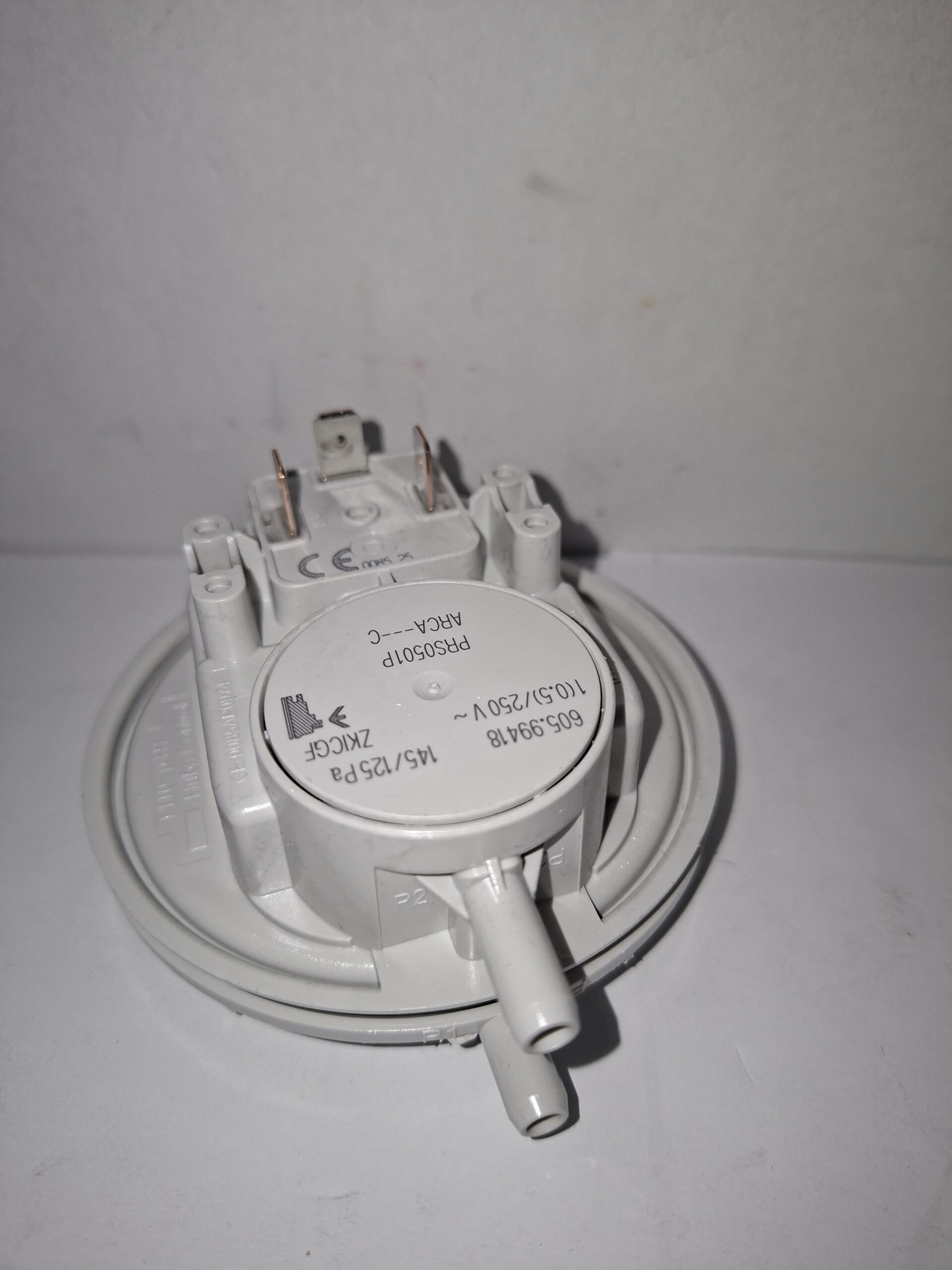 Pressostato fumi/aria Arca, codice: Prs0501p. nuovo, 145 125 pascal, per valdaie Arca. 1 Pressostato fumi/aria Arca, codice: Prs0501p. nuovo, 145 125 pascal, per valdaie Arca.