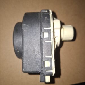 Attuatore elettrico motore valvola 3 vie Riello originale, 4365744, usato funzionante.